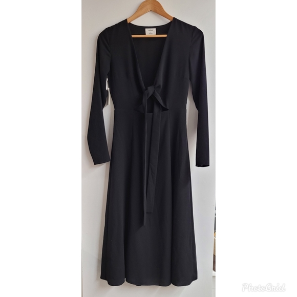 Aubagne Dress in Black | Aritzia - Picture 2 of 3